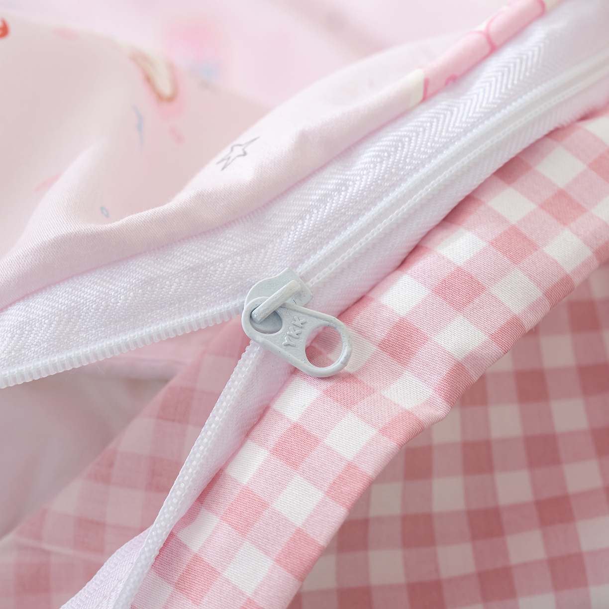 91家纺网 家纺一手货源 找家纺 良佐生活 2026新款A类60S全棉贡缎长绒棉学生三件套 4开心派对