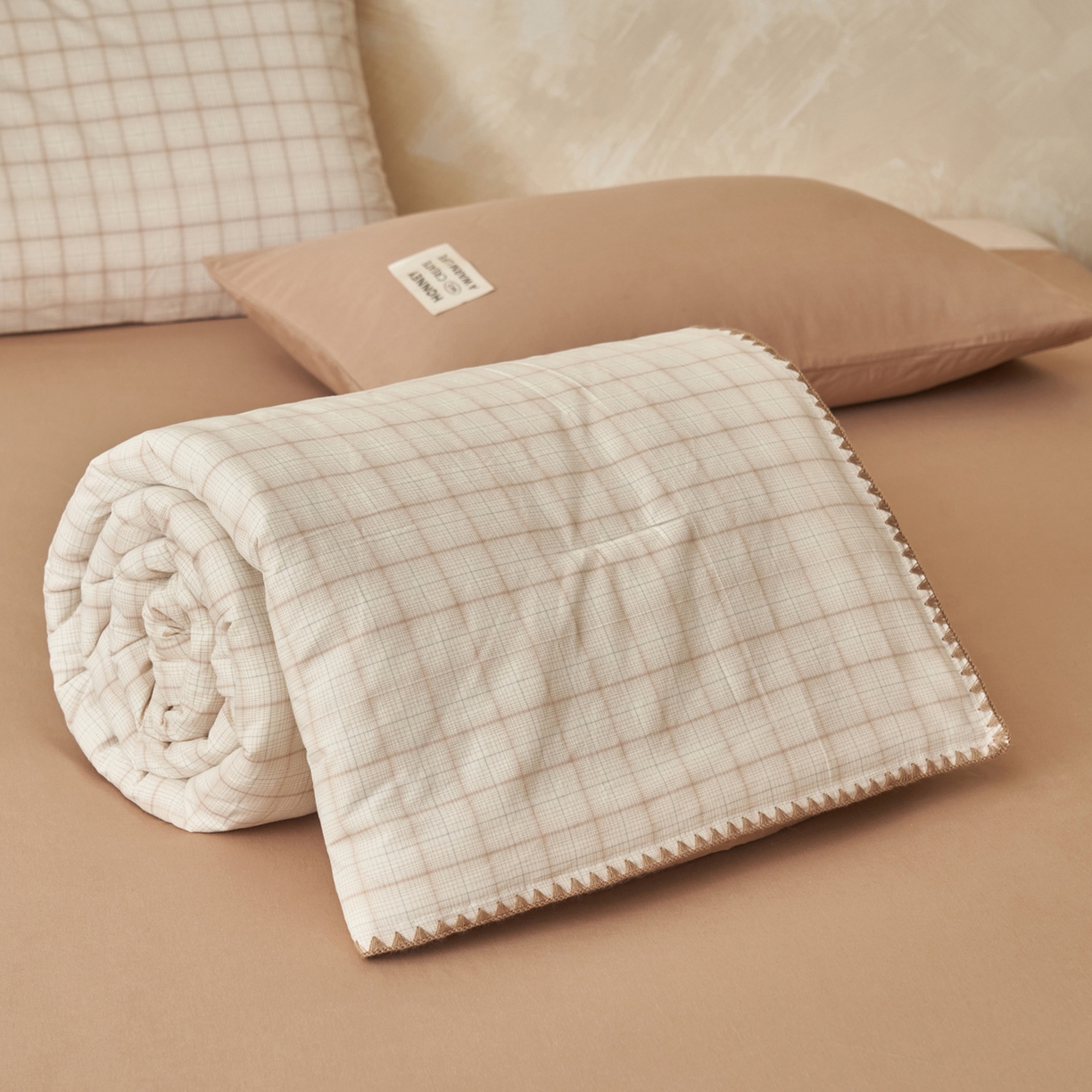 91家纺网 家纺一手货源 找家纺 晨曦家纺 2026新款INS博主风A类全棉色织水洗棉格子夏凉被棉花被夏被空调被四件套 追觅-浅格