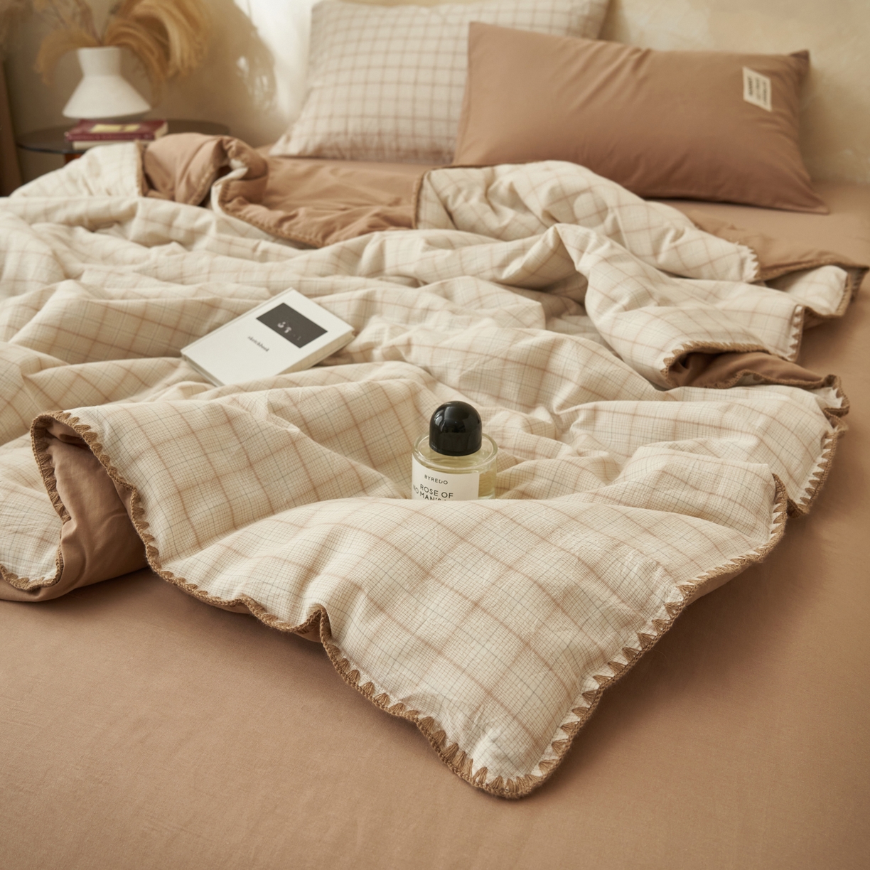 91家纺网 家纺一手货源 找家纺 晨曦家纺 2026新款INS博主风A类全棉色织水洗棉格子夏凉被棉花被夏被空调被四件套 追觅-浅格