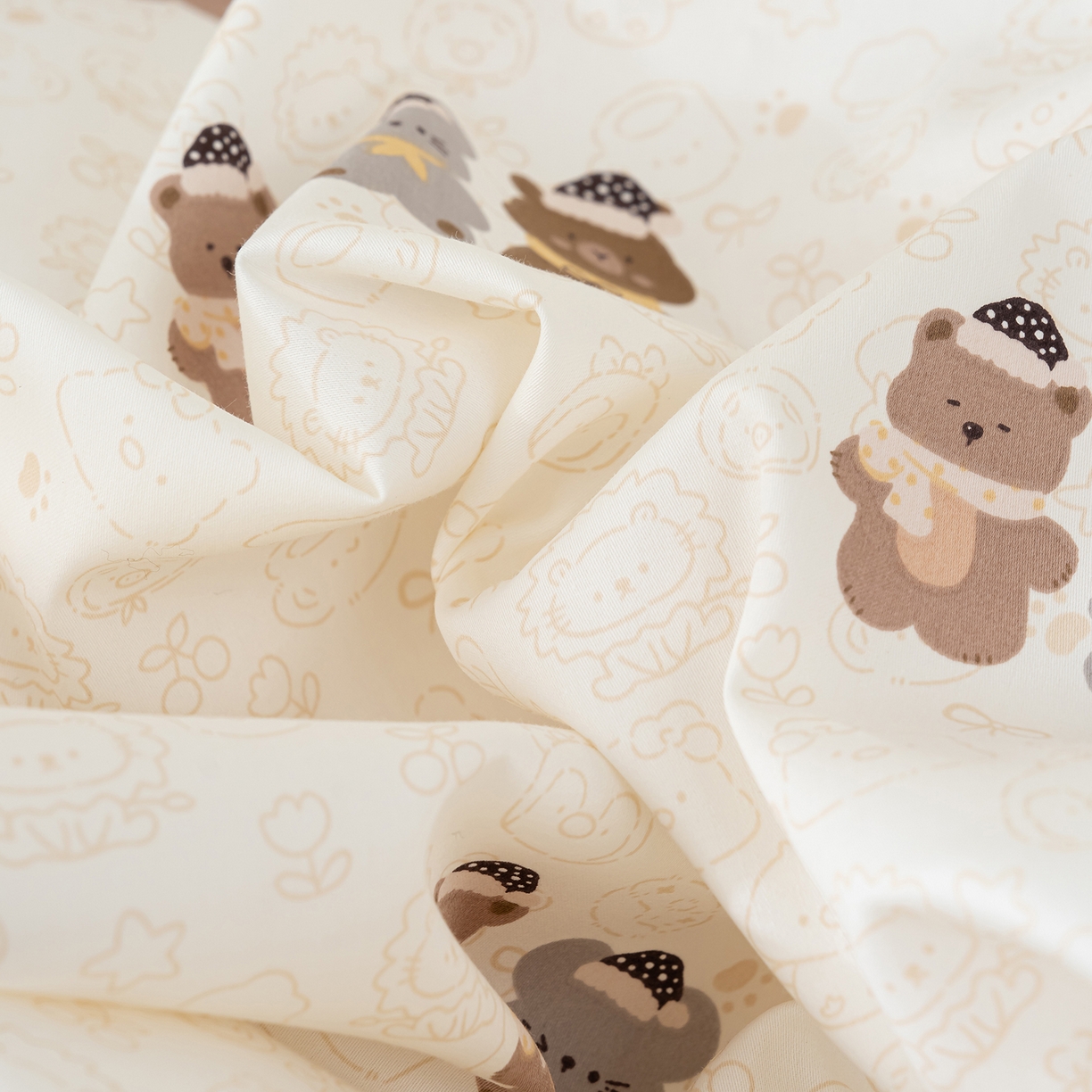 91家纺网 家纺一手货源 找家纺 良佐生活 2026新款A类60S全棉贡缎长绒棉学生三件套 5小熊一家