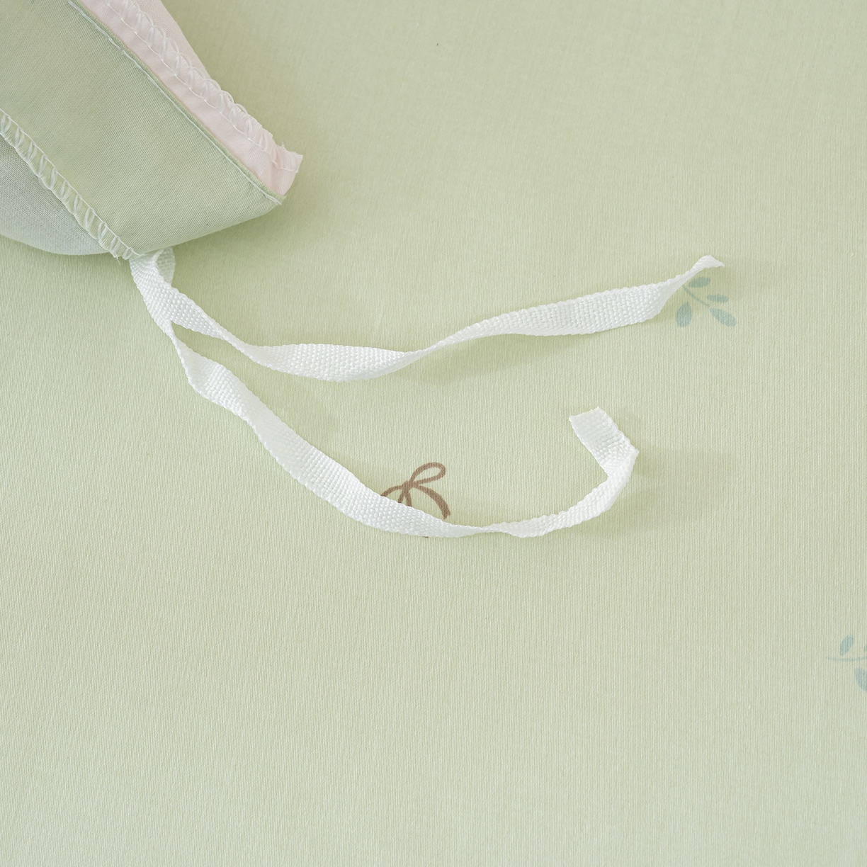 91家纺网 家纺一手货源 找家纺 良佐生活 2026新款A类60S全棉贡缎长绒棉学生三件套 7兔熊宝贝