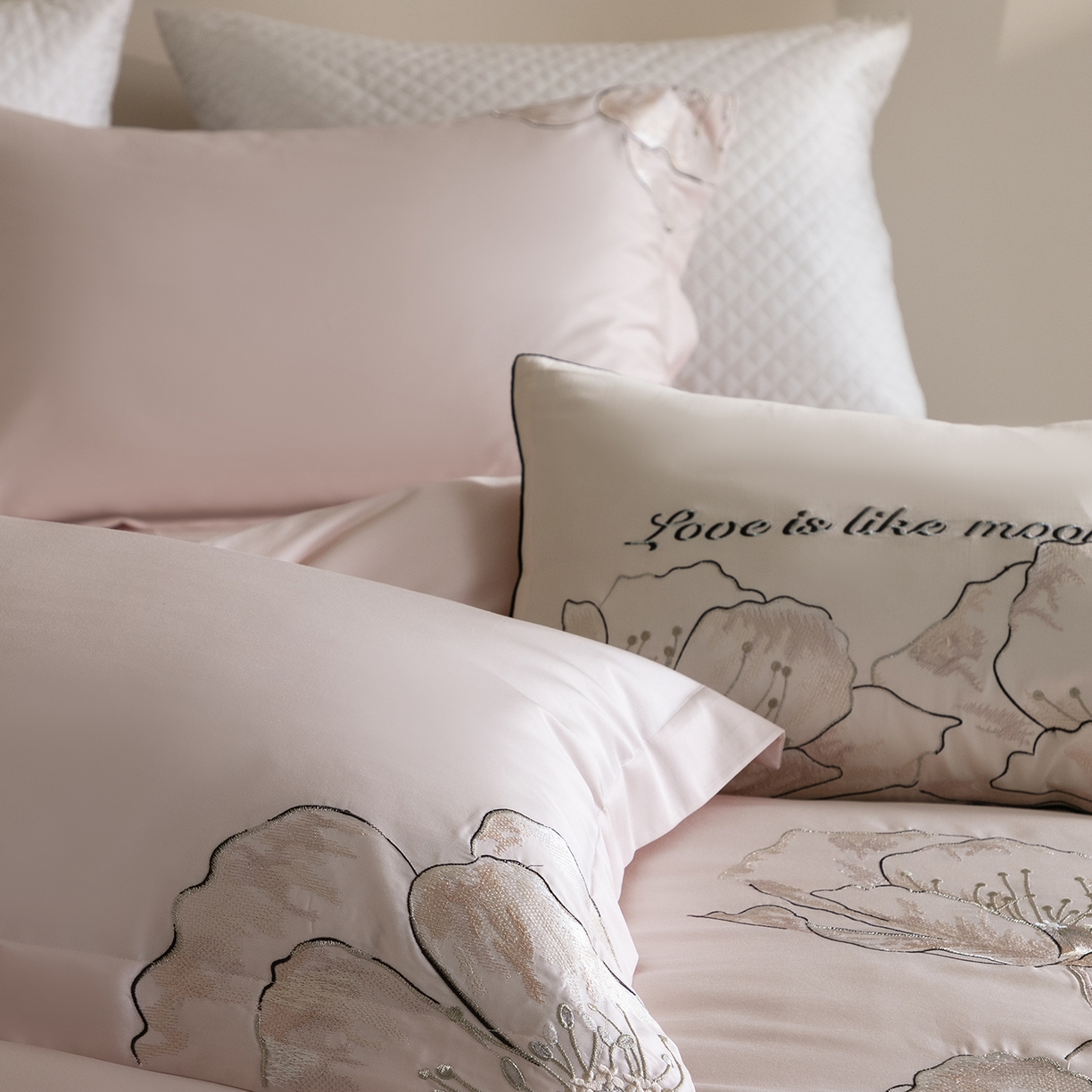 91家纺网 家纺一手货源 找家纺 （总）优悦生活馆 2026新款工艺款全棉新疆长绒棉刺绣四件套-朝露晨风