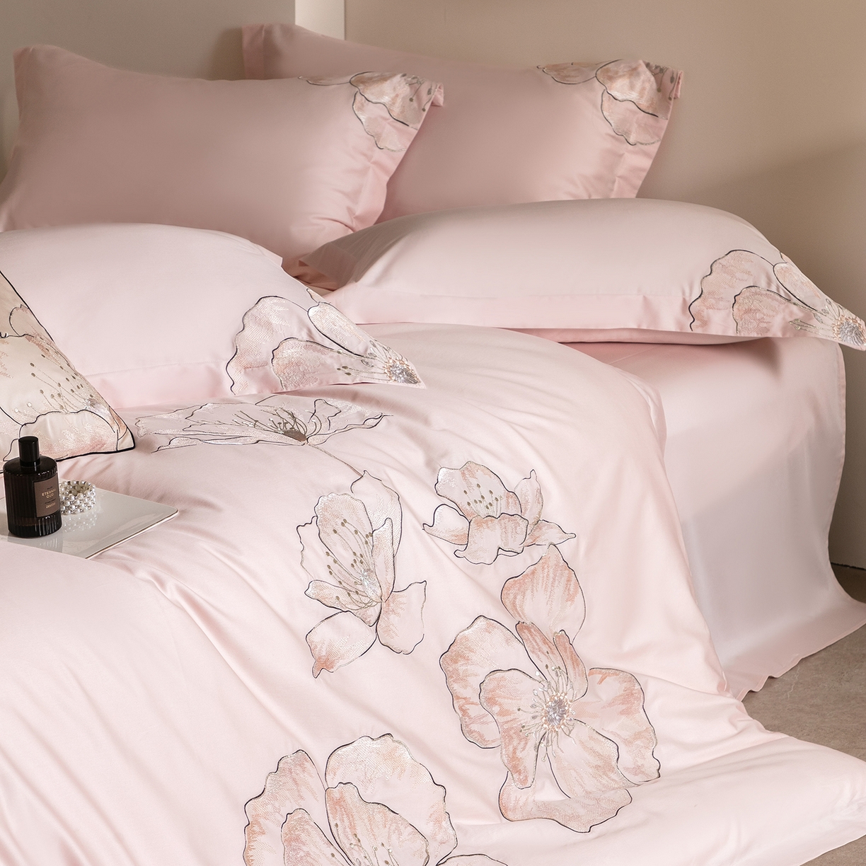 91家纺网 家纺一手货源 找家纺 （总）优悦生活馆 2026新款工艺款全棉新疆长绒棉刺绣四件套-朝露晨风