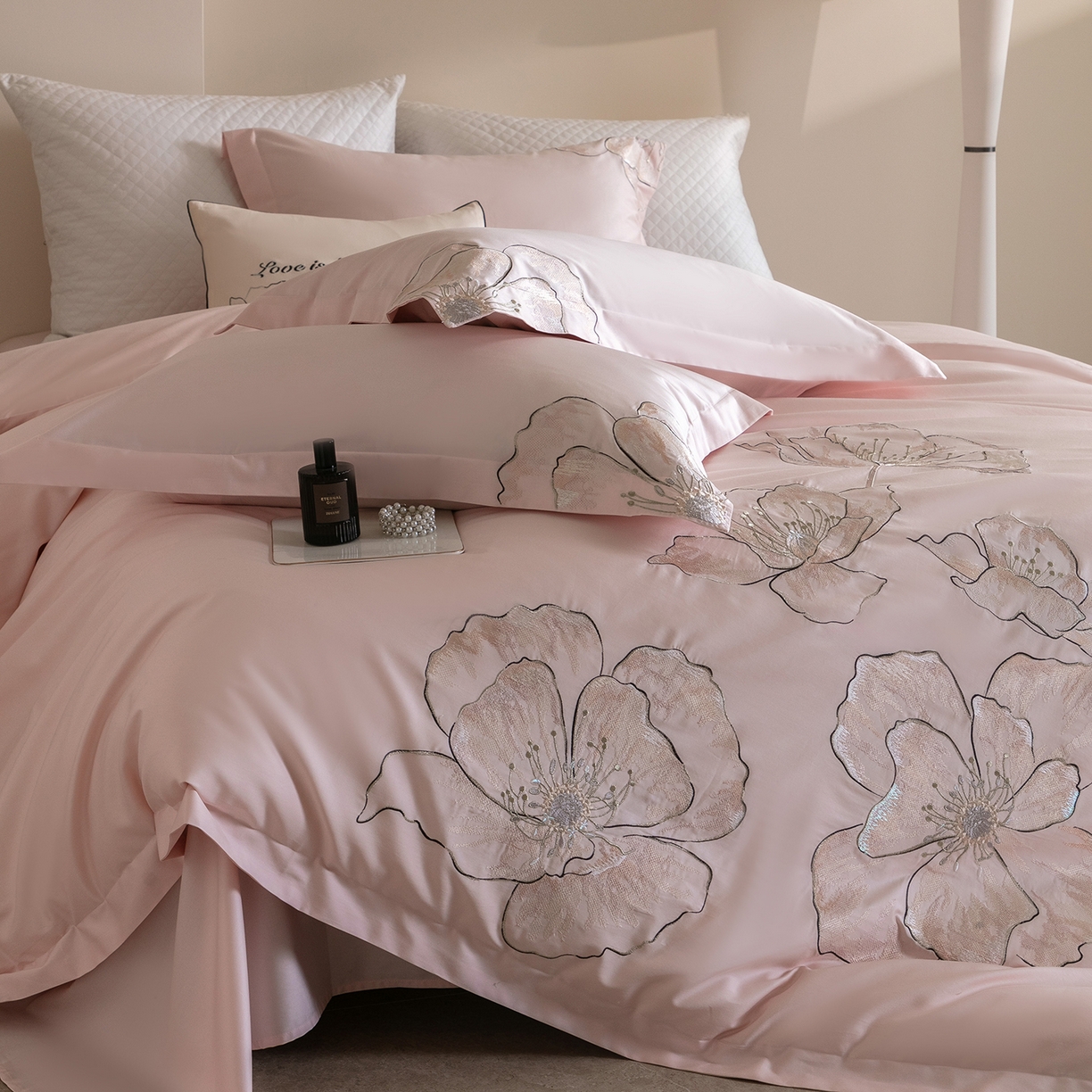 91家纺网 家纺一手货源 找家纺 （总）优悦生活馆 2026新款工艺款全棉新疆长绒棉刺绣四件套-朝露晨风