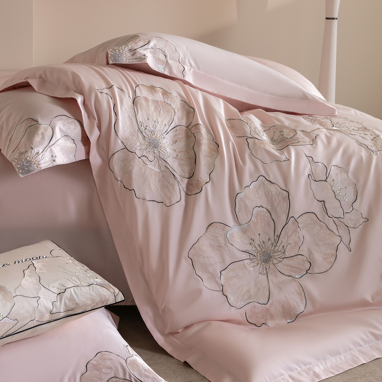 91家纺网 家纺一手货源 找家纺 （总）优悦生活馆 2026新款工艺款全棉新疆长绒棉刺绣四件套-朝露晨风