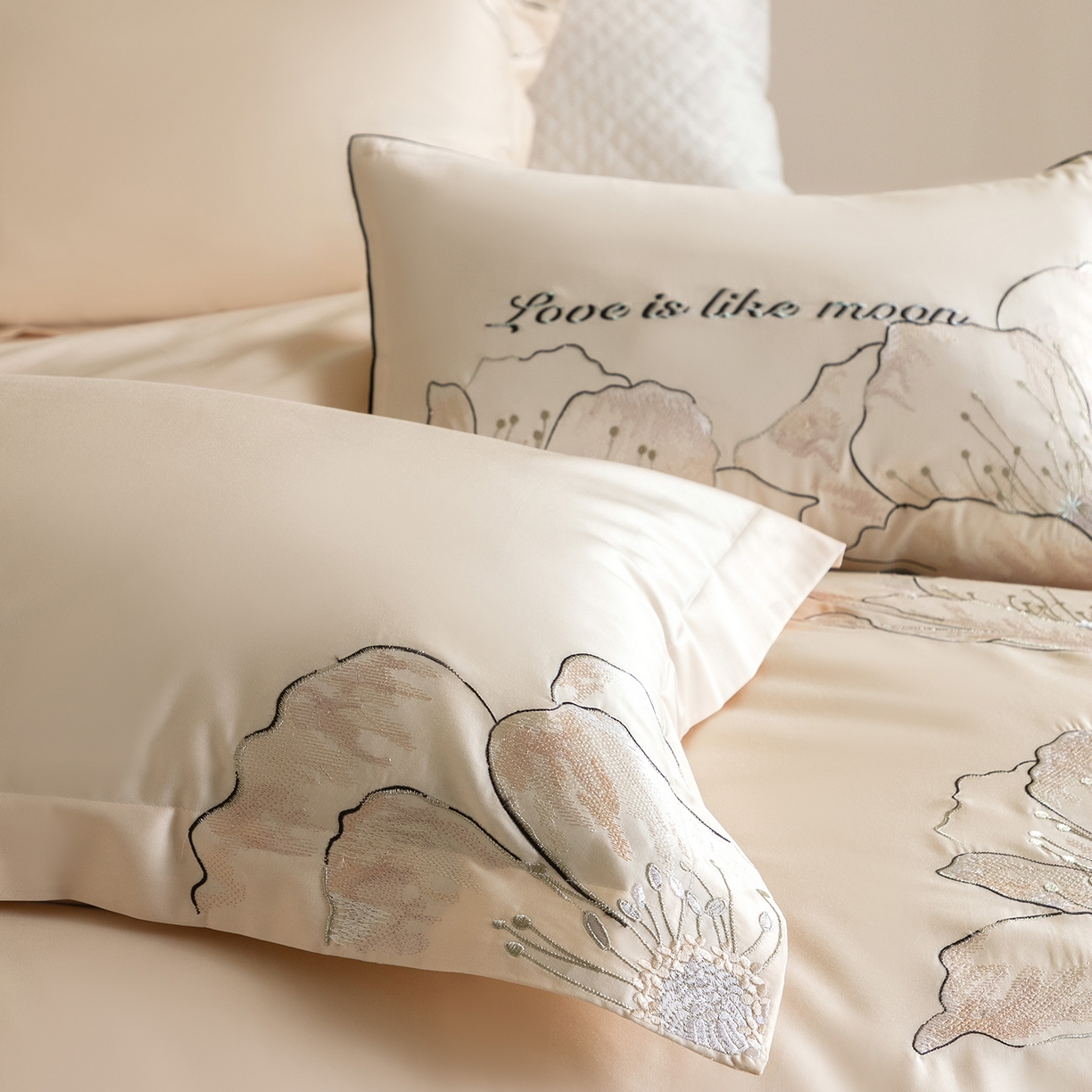 91家纺网 家纺一手货源 找家纺 优悦生活馆 2026新款工艺款全棉新疆长绒棉刺绣四件套-朝露晨风 朝露晨风-香槟