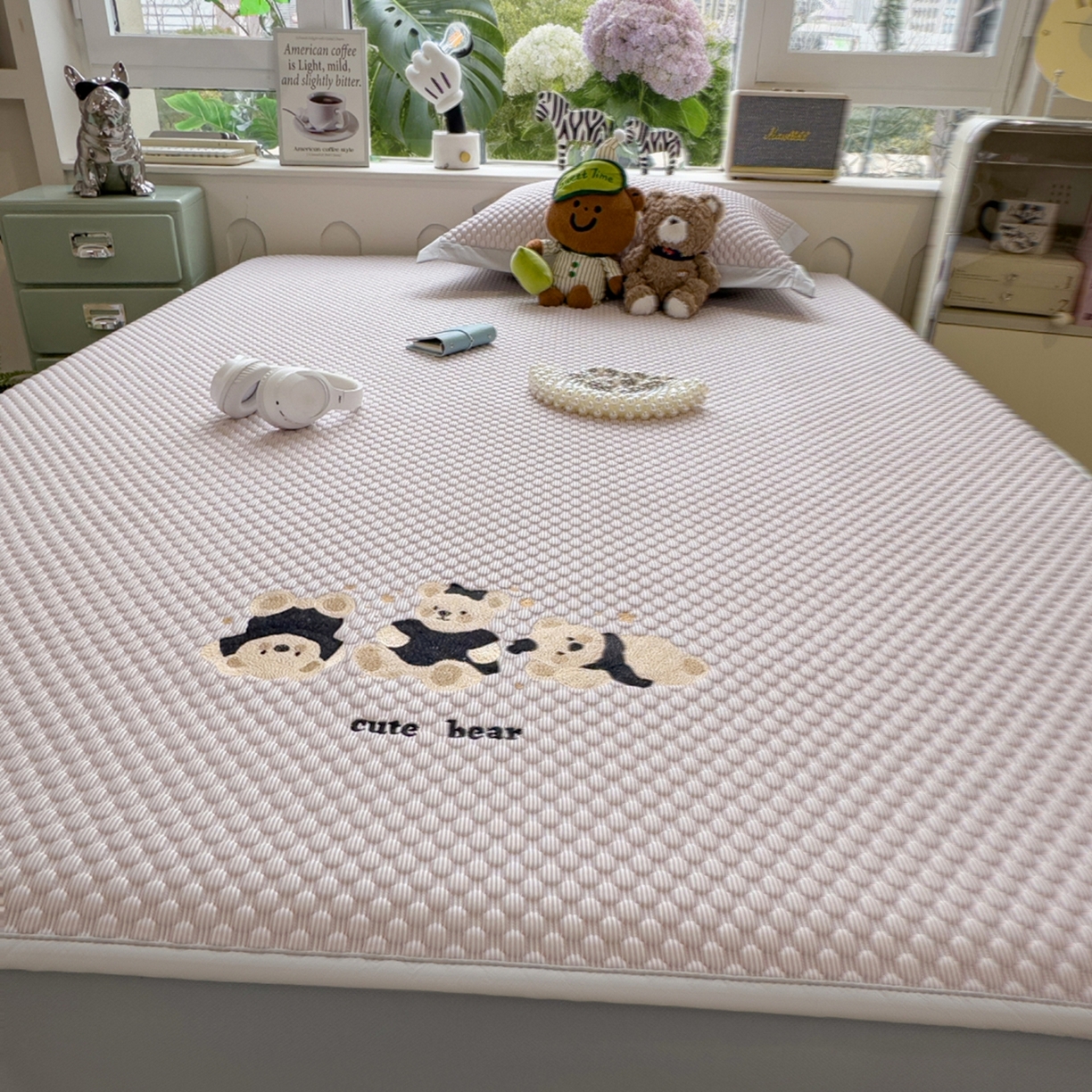 91家纺网 家纺一手货源 找家纺 孩子王家纺 2026新款A类卡通3D冰豆豆凉席三件套凉感值过0.21夏天刺绣冰丝席可机洗儿童 冰晶紫-床笠款