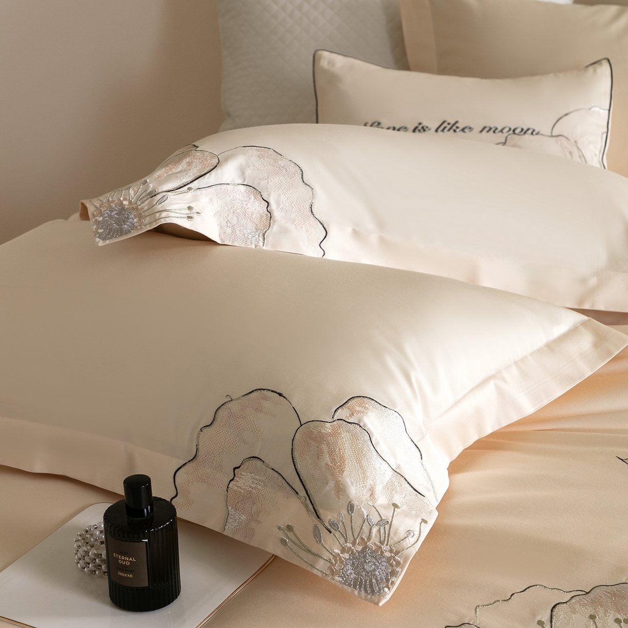 91家纺网 家纺一手货源 找家纺 优悦生活馆 2026新款工艺款全棉新疆长绒棉刺绣四件套-朝露晨风 朝露晨风-香槟