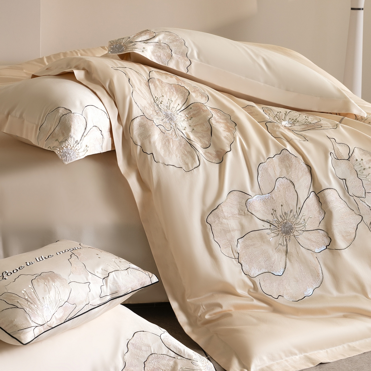 91家纺网 家纺一手货源 找家纺 优悦生活馆 2026新款工艺款全棉新疆长绒棉刺绣四件套-朝露晨风 朝露晨风-香槟