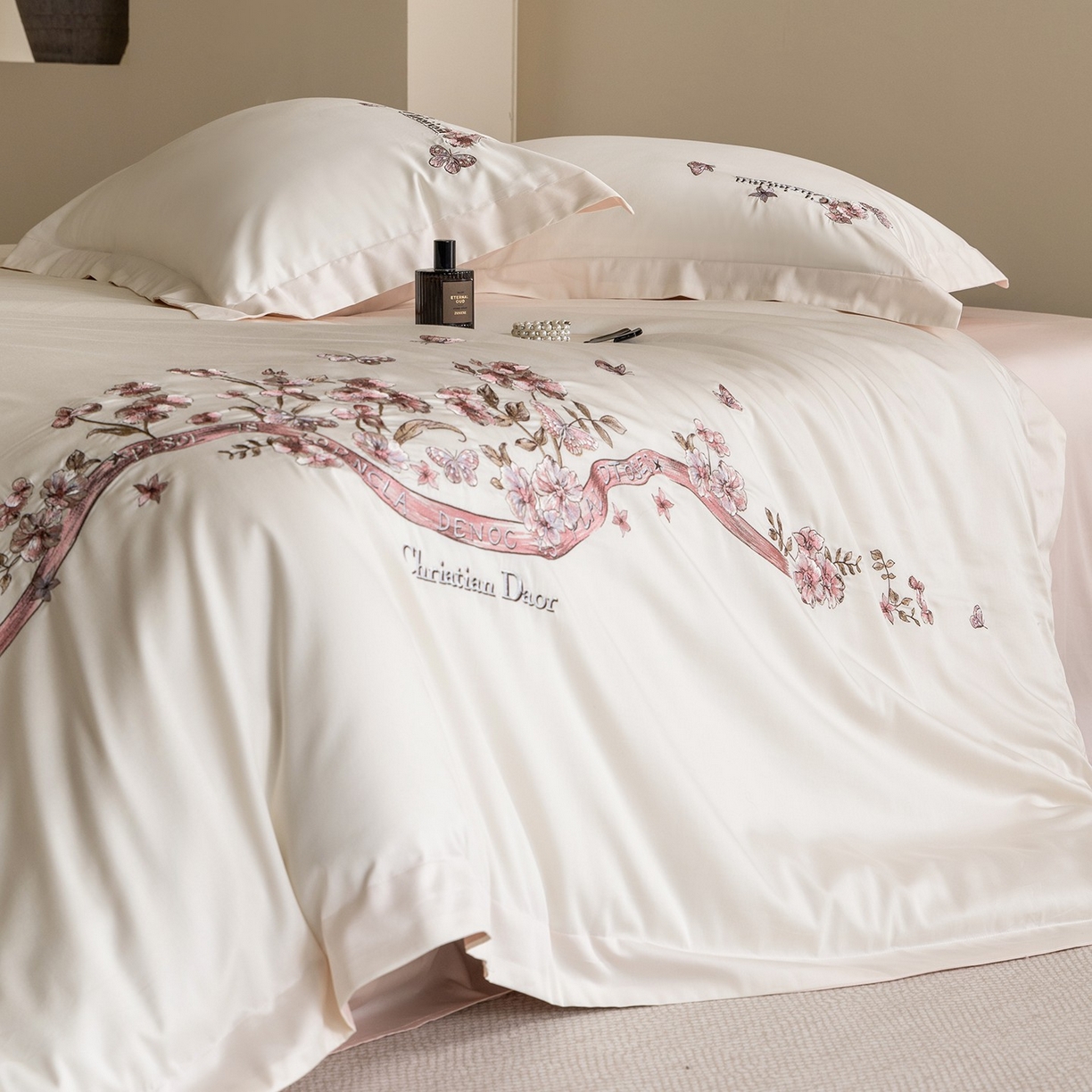 91家纺网 家纺一手货源 找家纺 （总）优悦生活馆 2026新款高密亲肤全棉新疆长绒棉刺绣四件套-流萤花畔