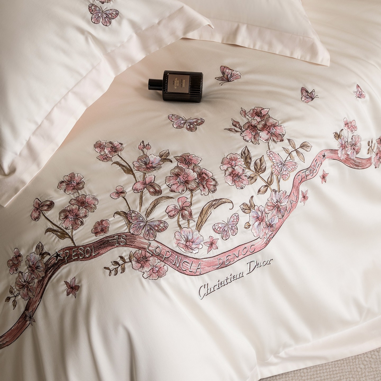 91家纺网 家纺一手货源 找家纺 （总）优悦生活馆 2026新款高密亲肤全棉新疆长绒棉刺绣四件套-流萤花畔