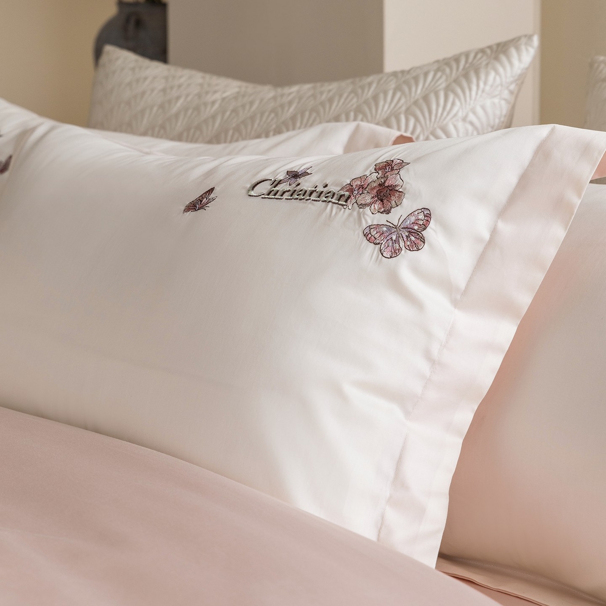 91家纺网 家纺一手货源 找家纺 （总）优悦生活馆 2026新款高密亲肤全棉新疆长绒棉刺绣四件套-流萤花畔