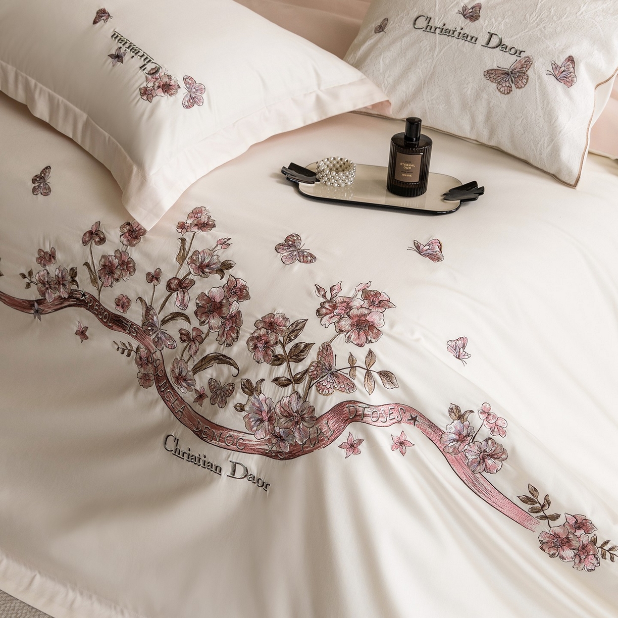 91家纺网 家纺一手货源 找家纺 （总）优悦生活馆 2026新款高密亲肤全棉新疆长绒棉刺绣四件套-流萤花畔