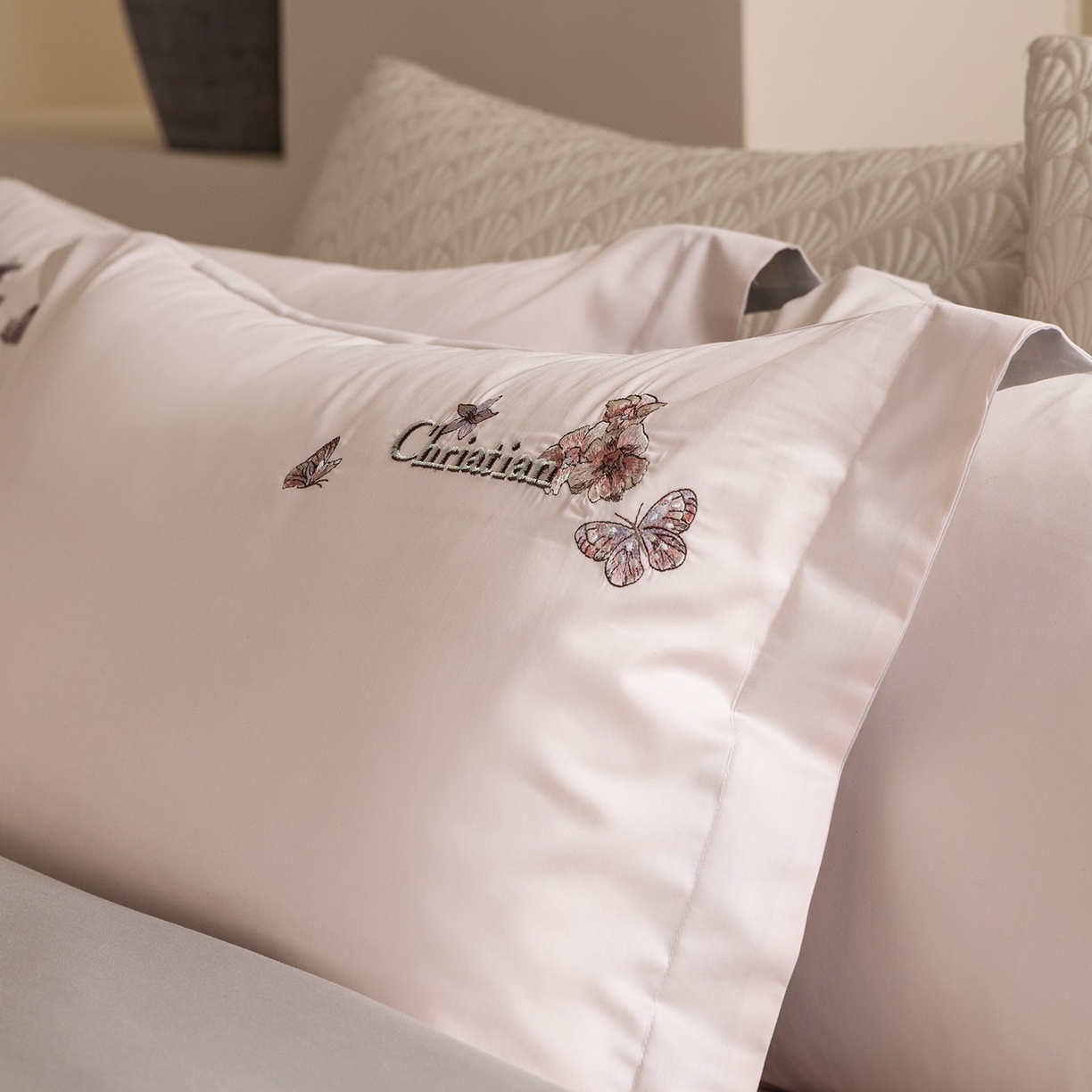 91家纺网 家纺一手货源 找家纺 优悦生活馆 2026新款高密亲肤全棉新疆长绒棉刺绣四件套-流萤花畔 流萤花畔-粉