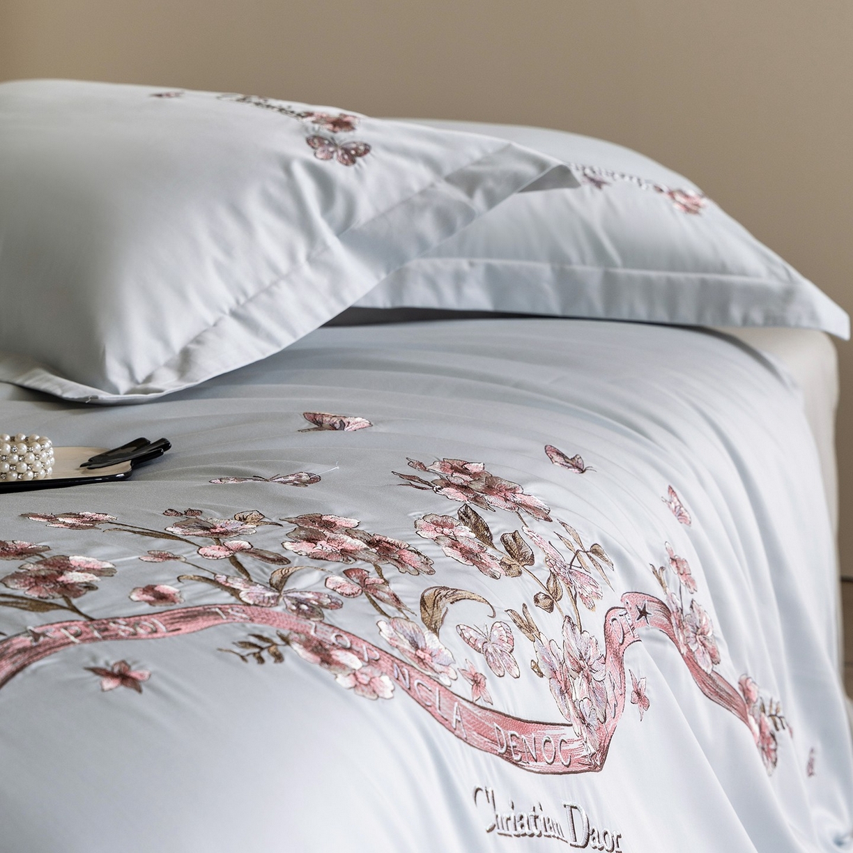 91家纺网 家纺一手货源 找家纺 优悦生活馆 2026新款高密亲肤全棉新疆长绒棉刺绣四件套-流萤花畔 流萤花畔-蓝