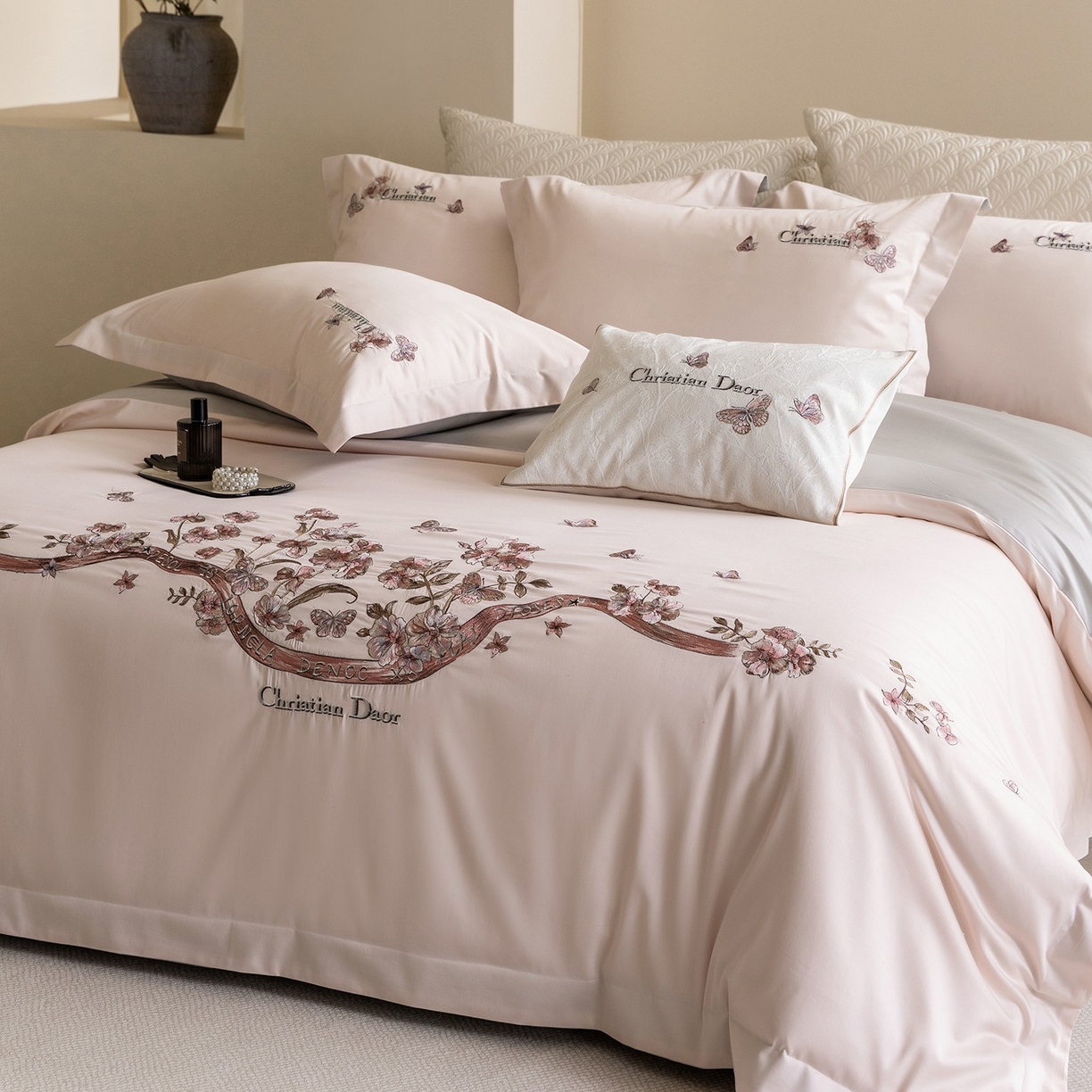 91家纺网 家纺一手货源 找家纺 优悦生活馆 2026新款高密亲肤全棉新疆长绒棉刺绣四件套-流萤花畔 流萤花畔-粉