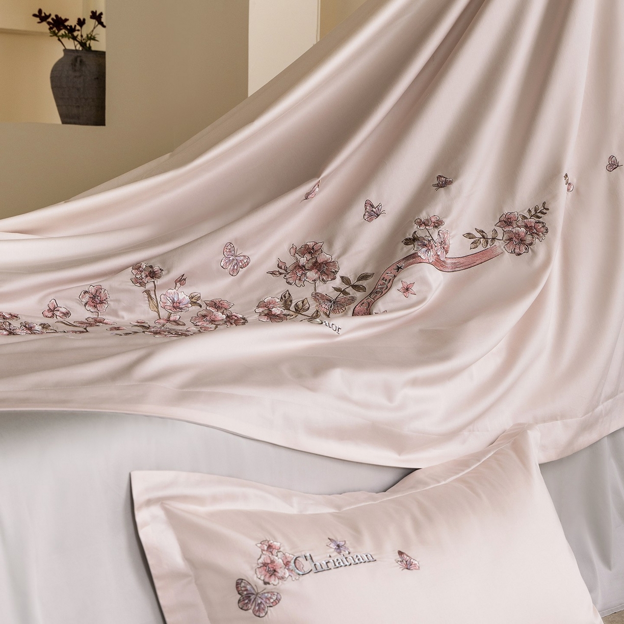 91家纺网 家纺一手货源 找家纺 优悦生活馆 2026新款高密亲肤全棉新疆长绒棉刺绣四件套-流萤花畔 流萤花畔-粉