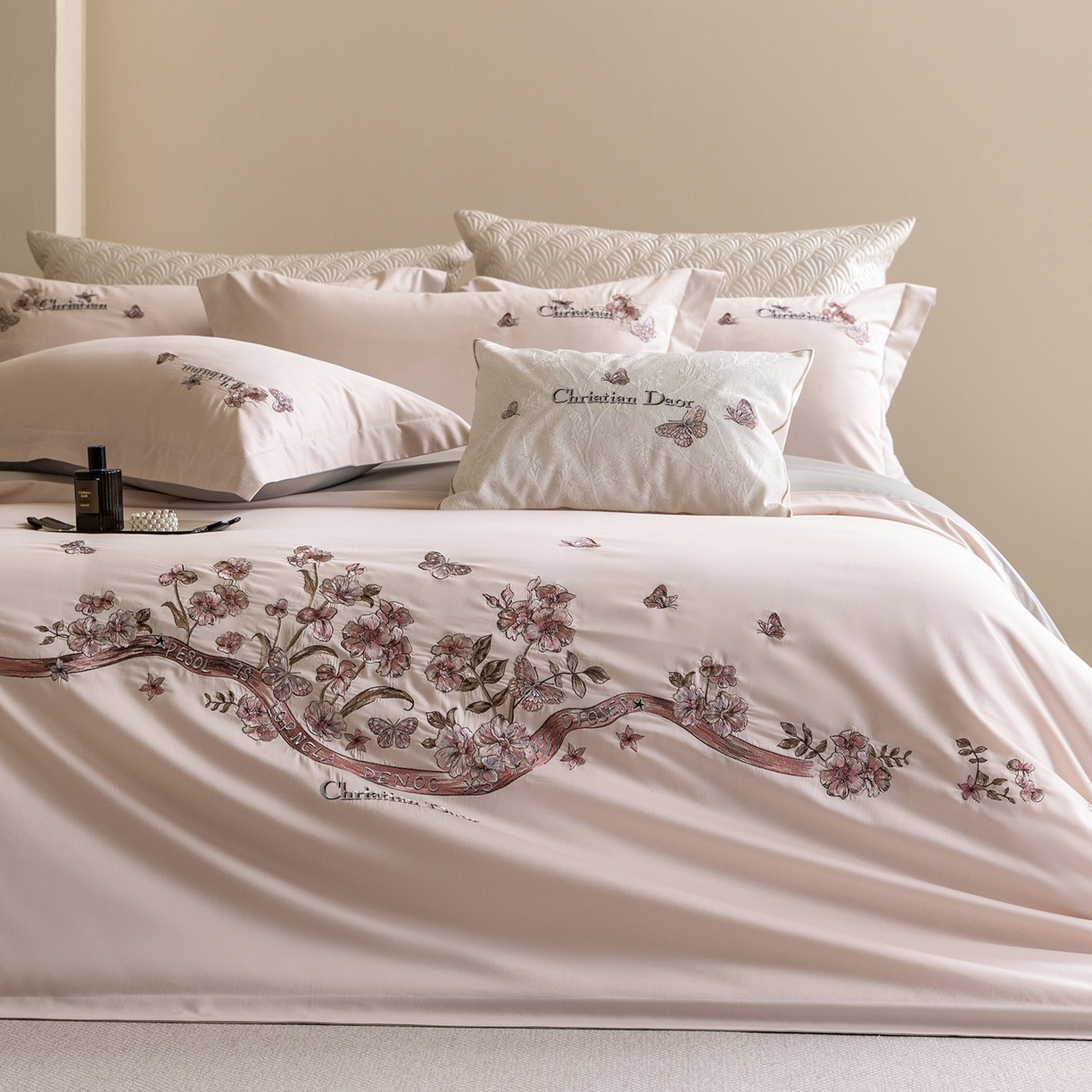 91家纺网 家纺一手货源 找家纺 优悦生活馆 2026新款高密亲肤全棉新疆长绒棉刺绣四件套-流萤花畔 流萤花畔-粉