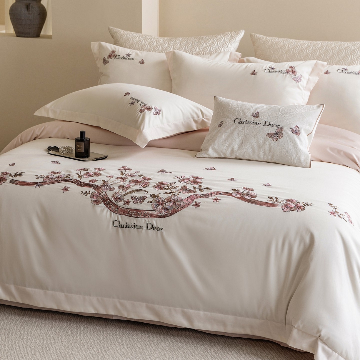 91家纺网 家纺一手货源 找家纺 优悦生活馆 2026新款高密亲肤全棉新疆长绒棉刺绣四件套-流萤花畔 流萤花畔-白