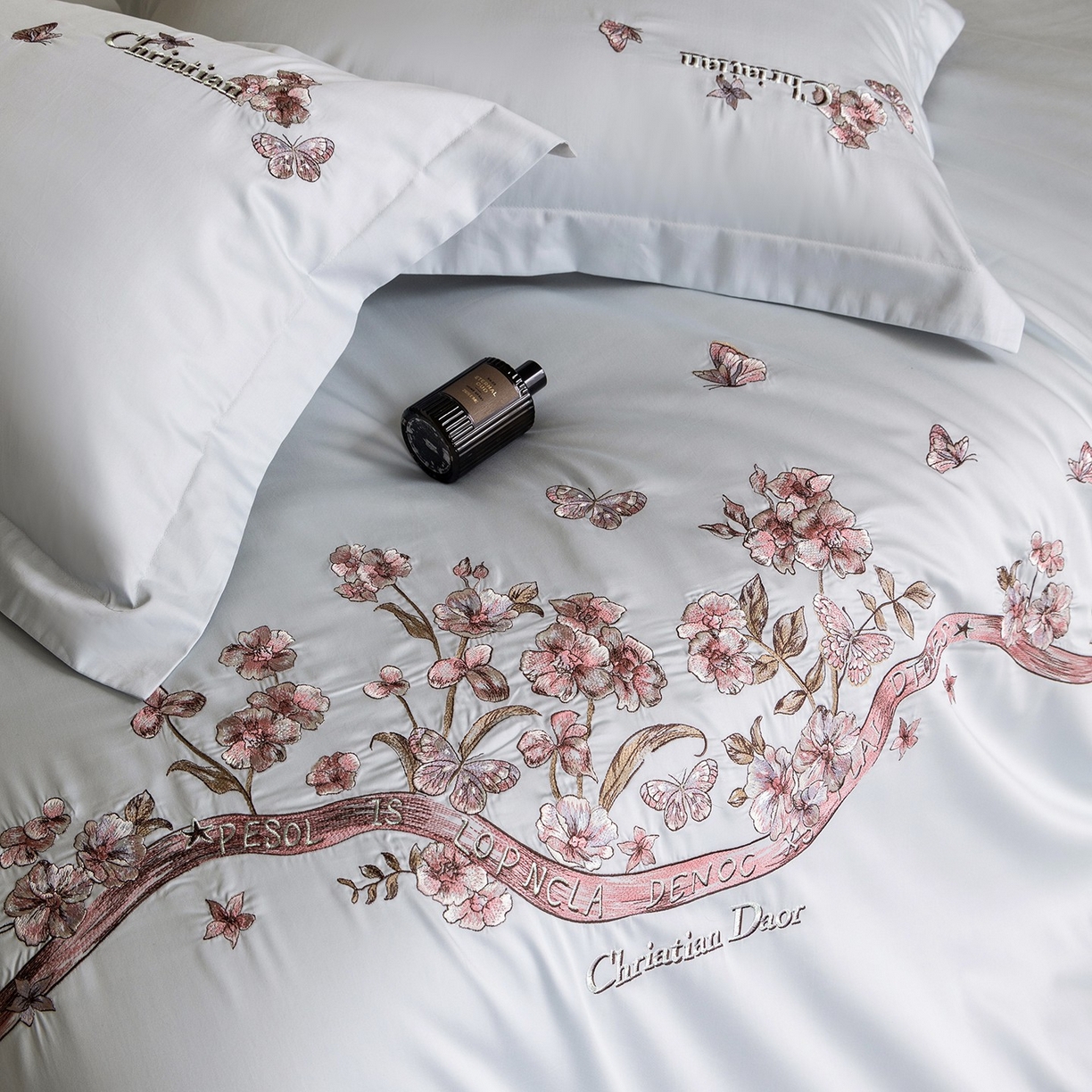 91家纺网 家纺一手货源 找家纺 优悦生活馆 2026新款高密亲肤全棉新疆长绒棉刺绣四件套-流萤花畔 流萤花畔-蓝