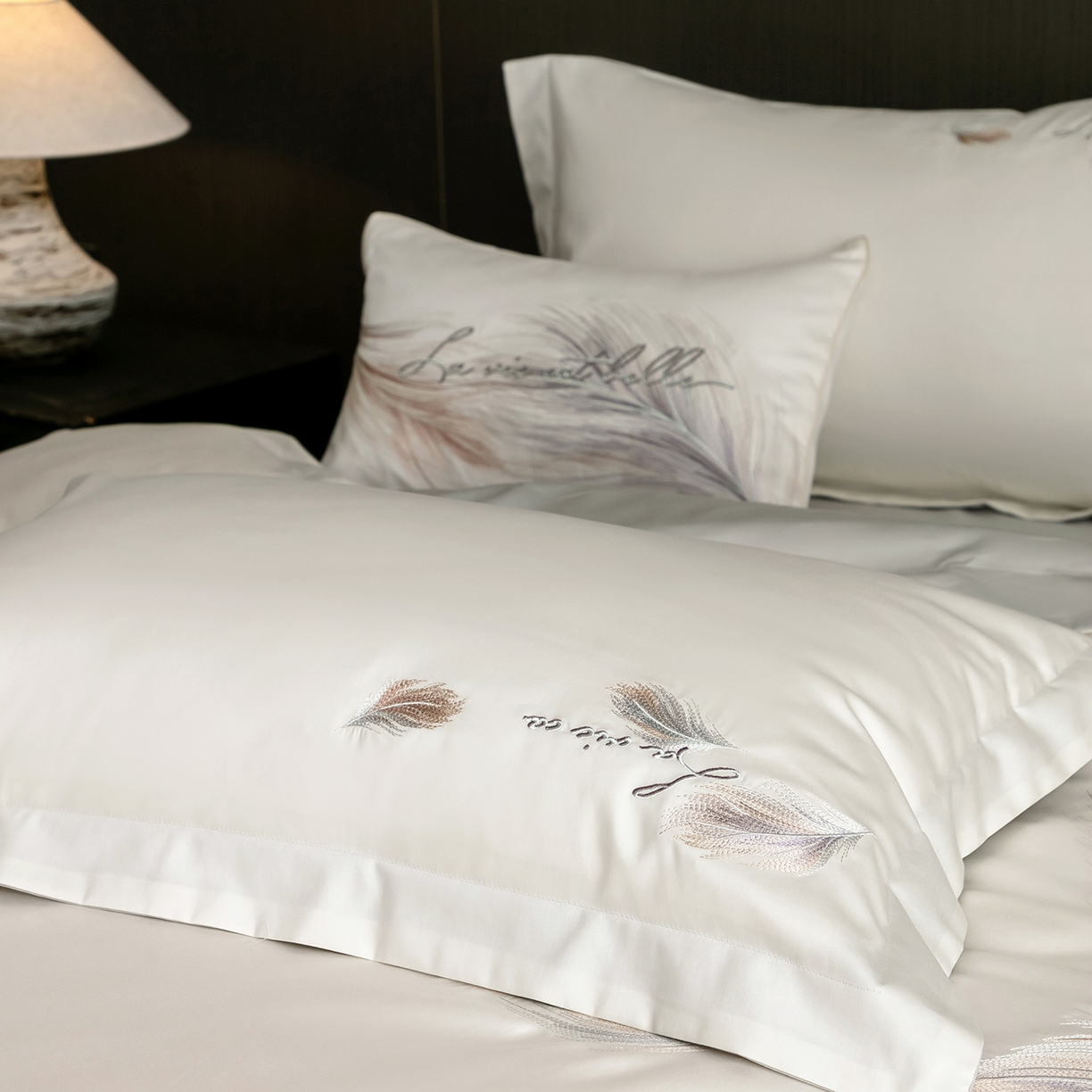 91家纺网 家纺一手货源 找家纺 （总）优悦生活馆 2026新款工艺款全棉新疆长绒棉刺绣四件套-暖雾羽眠