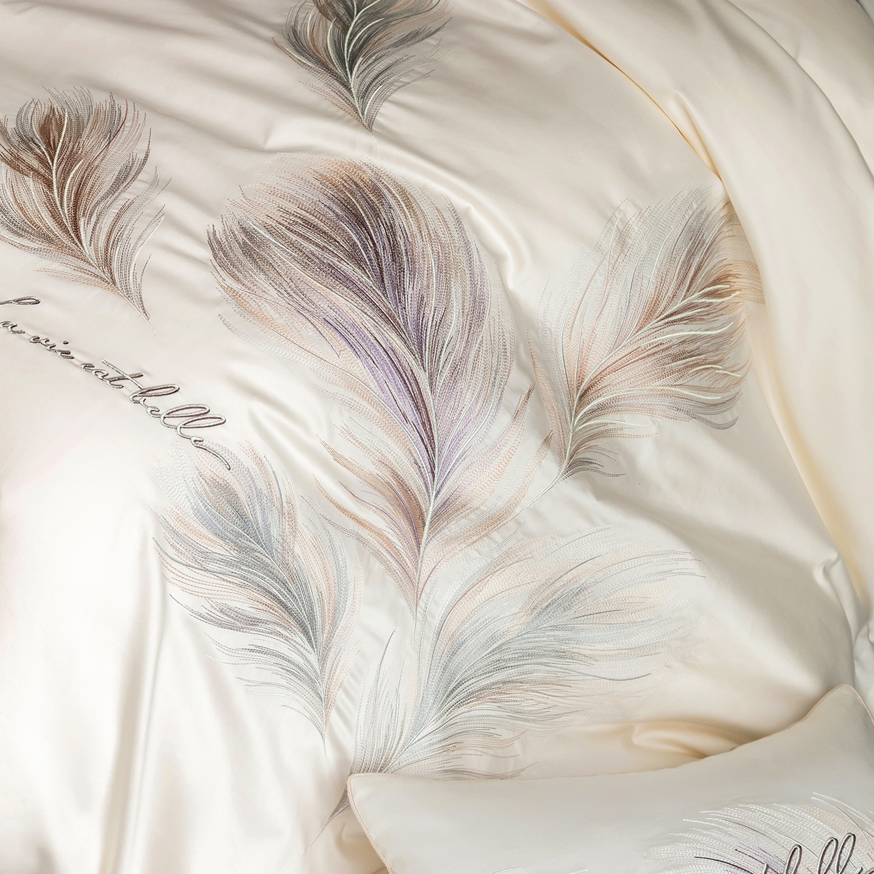 91家纺网 家纺一手货源 找家纺 （总）优悦生活馆 2026新款工艺款全棉新疆长绒棉刺绣四件套-暖雾羽眠