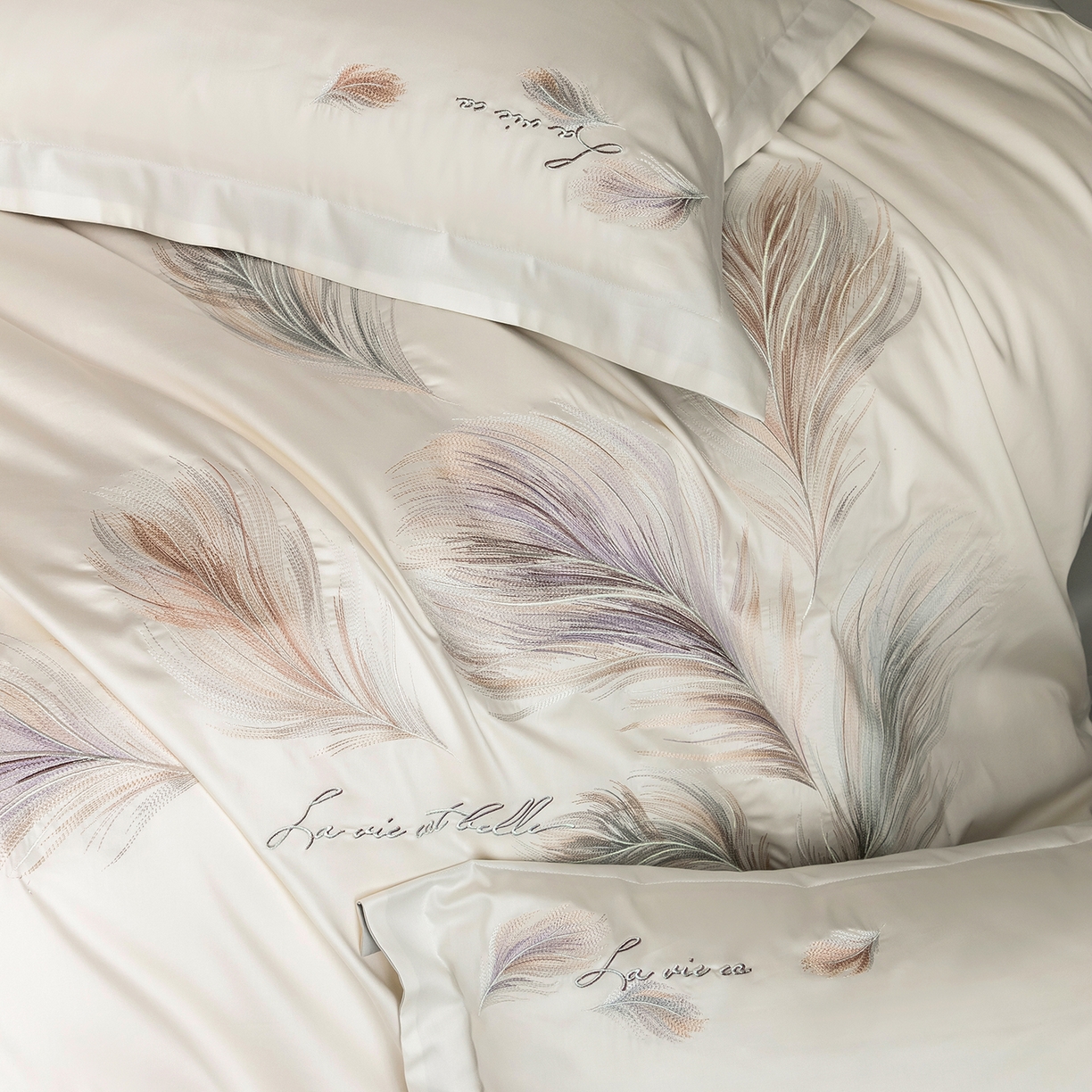 91家纺网 家纺一手货源 找家纺 优悦生活馆 2026新款工艺款全棉新疆长绒棉刺绣四件套-暖雾羽眠 暖雾羽眠-纯真白