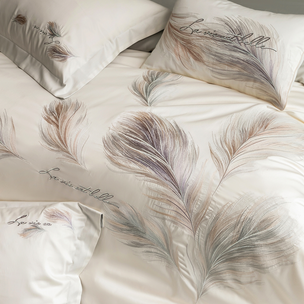 91家纺网 家纺一手货源 找家纺 优悦生活馆 2026新款工艺款全棉新疆长绒棉刺绣四件套-暖雾羽眠 暖雾羽眠-纯真白