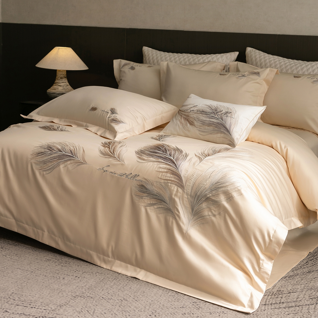 91家纺网 家纺一手货源 找家纺 优悦生活馆 2026新款工艺款全棉新疆长绒棉刺绣四件套-暖雾羽眠 暖雾羽眠-浅香槟