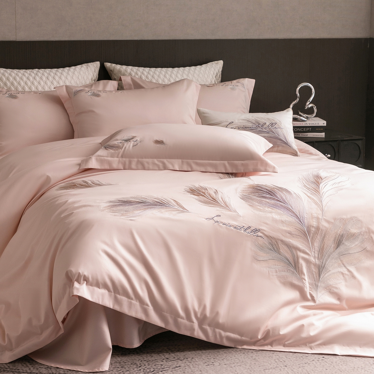 91家纺网 家纺一手货源 找家纺 优悦生活馆 2026新款工艺款全棉新疆长绒棉刺绣四件套-暖雾羽眠 暖雾羽眠-水柔粉