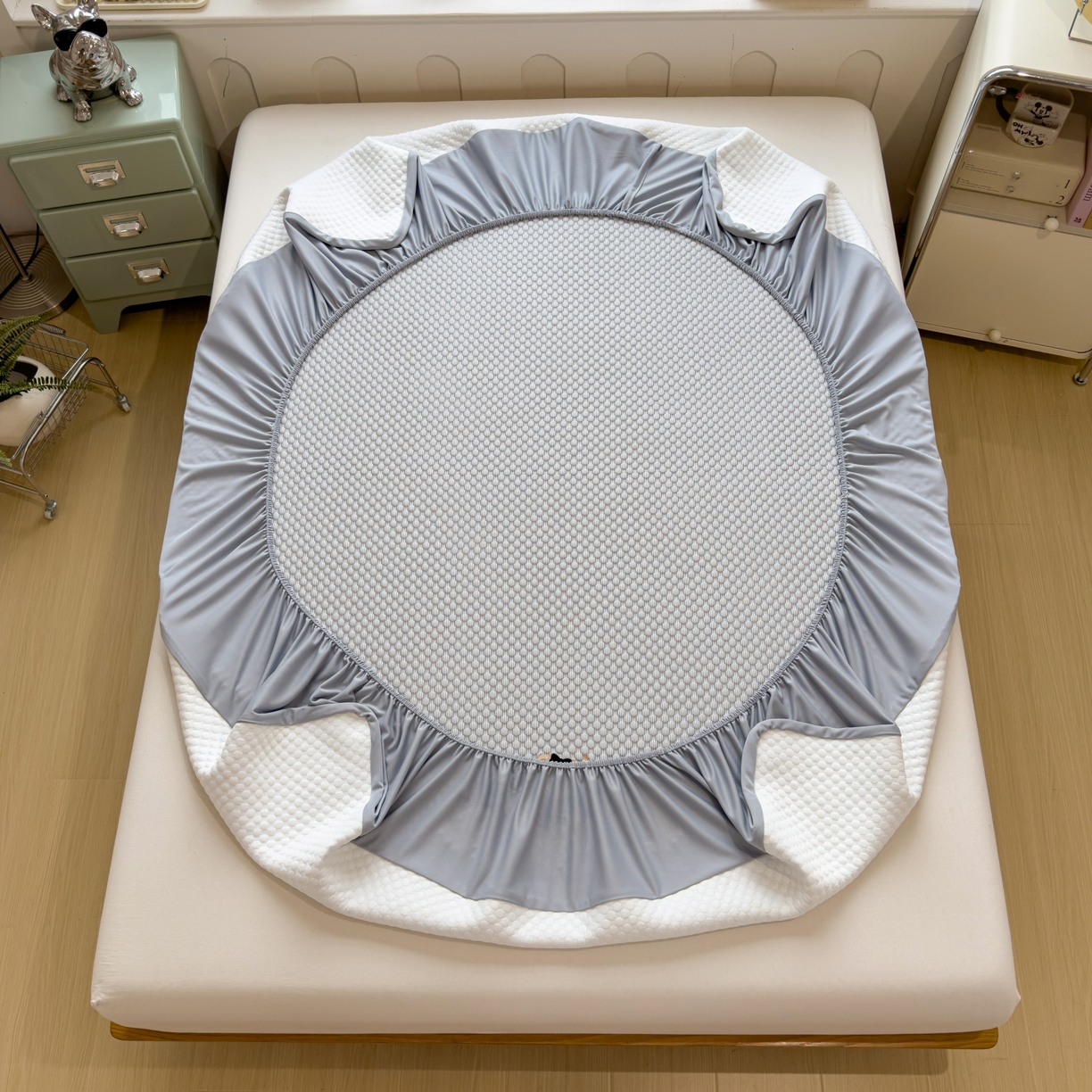 91家纺网 家纺一手货源 找家纺 孩子王家纺 2026新款A类卡通3D冰豆豆凉席三件套凉感值过0.21夏天刺绣冰丝席可机洗儿童 雪花灰-床笠款