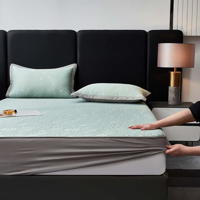 91家纺网 家纺一手货源 找家纺 库里梦家纺 2026新款轻奢高克重复合PE高分子凉席床笠三件套-简卉 简卉-绿色床笠款