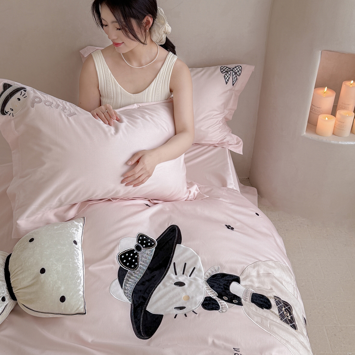 91家纺网 家纺一手货源 找家纺 东方合美（原：皇家传奇） 2026新款全棉长绒棉卡通贴布绣四件套-喵喵小香风 喵喵小香风-粉