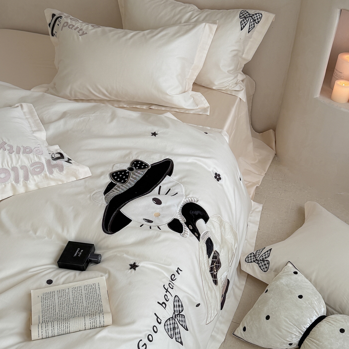 91家纺网 家纺一手货源 找家纺 东方合美（原：皇家传奇） 2026新款全棉长绒棉卡通贴布绣四件套-喵喵小香风 喵喵小香风-白