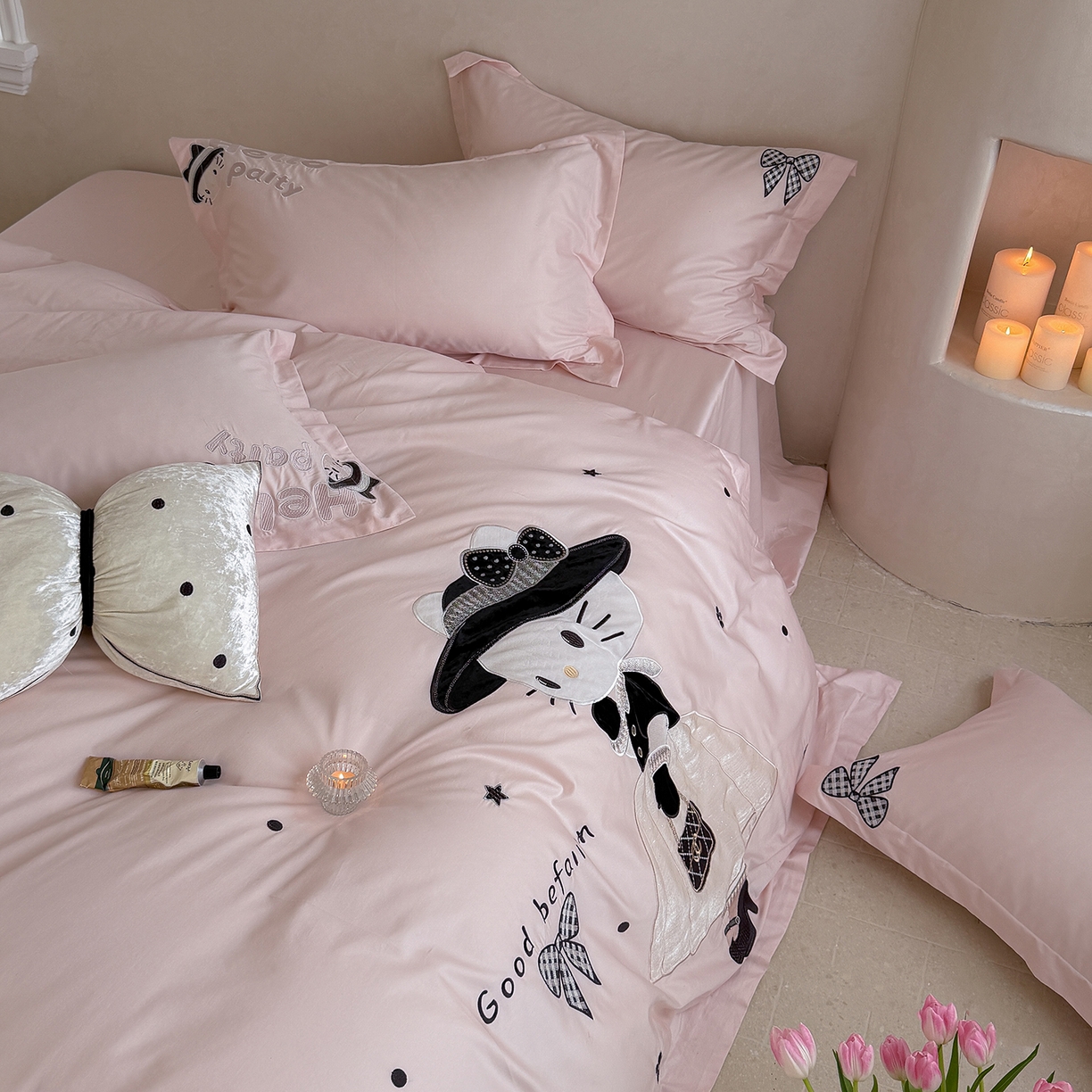 91家纺网 家纺一手货源 找家纺 东方合美（原：皇家传奇） 2026新款全棉长绒棉卡通贴布绣四件套-喵喵小香风 喵喵小香风-粉