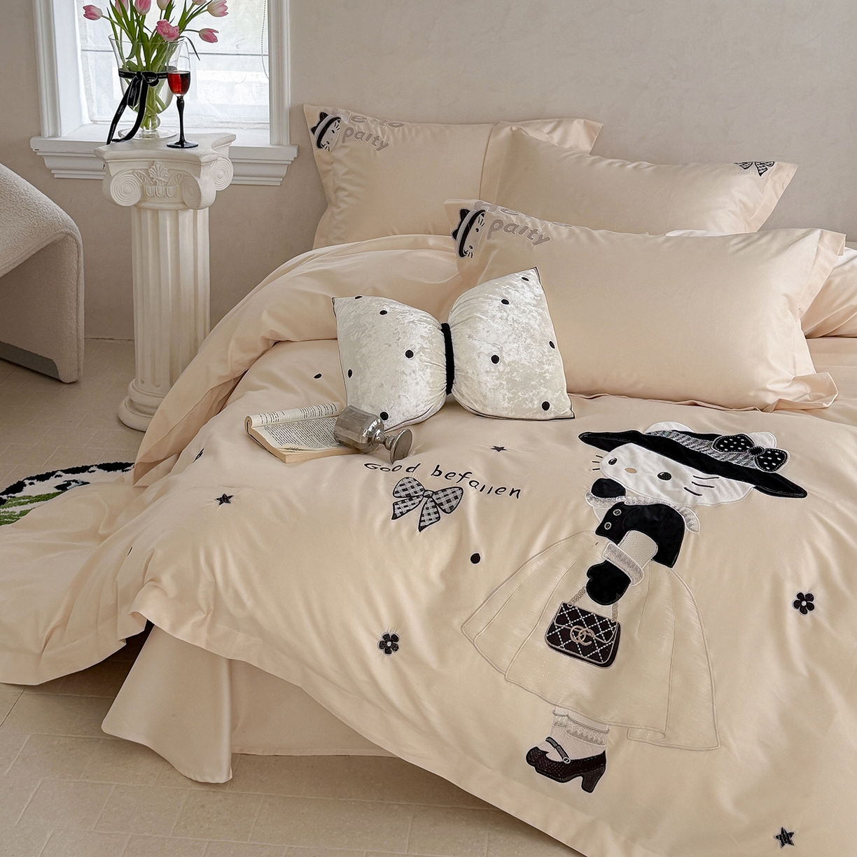 91家纺网 家纺一手货源 找家纺 东方合美（原：皇家传奇） 2026新款全棉长绒棉卡通贴布绣四件套-喵喵小香风 喵喵小香风-米色