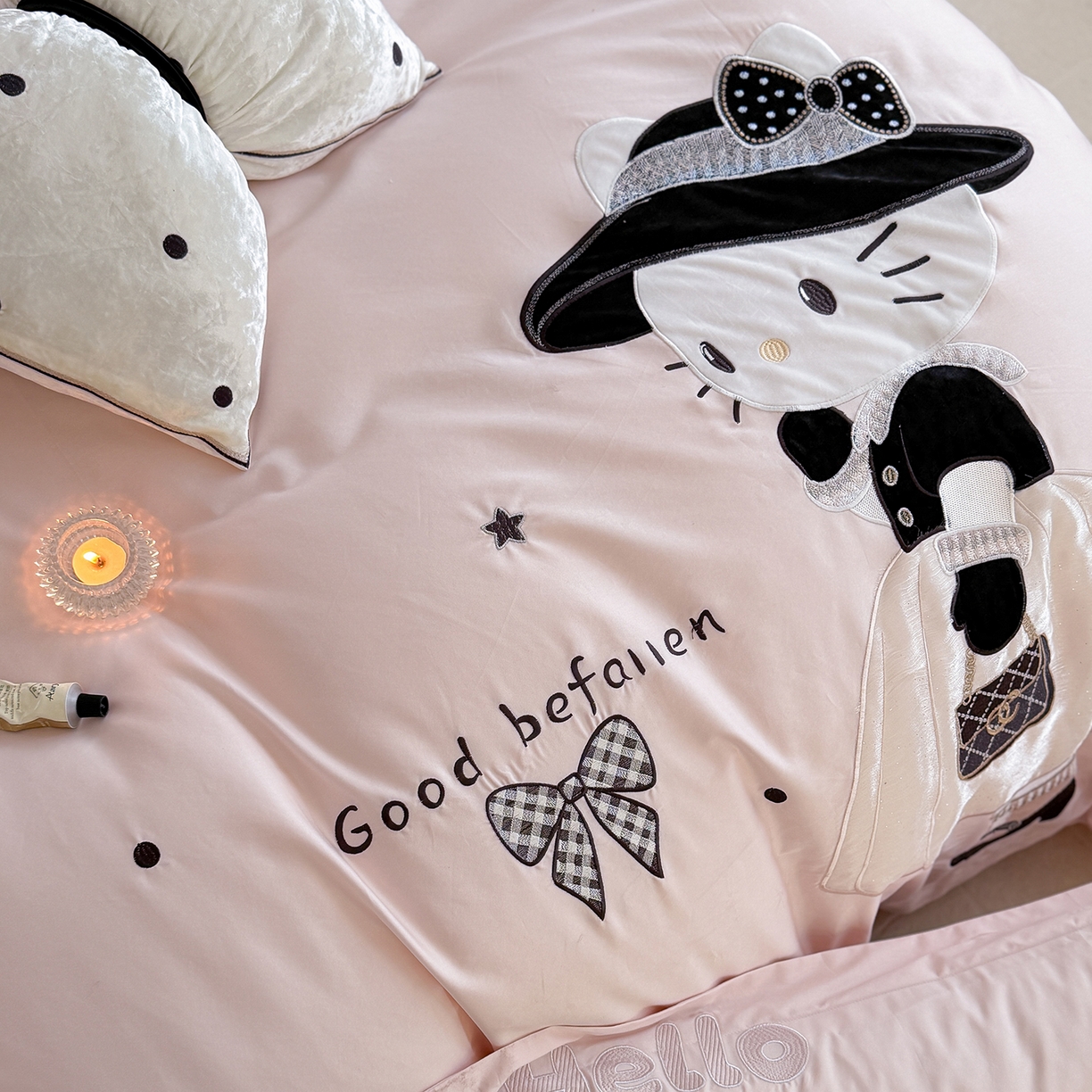 91家纺网 家纺一手货源 找家纺 东方合美（原：皇家传奇） 2026新款全棉长绒棉卡通贴布绣四件套-喵喵小香风 喵喵小香风-粉