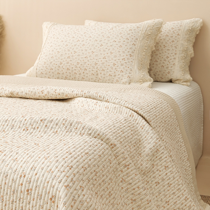 91家纺网 家纺一手货源 找家纺 恩和家纺 2026新款棉麻蕾丝碎花床盖 春意盎然