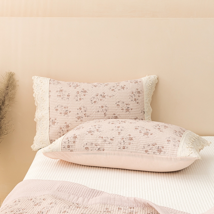 91家纺网 家纺一手货源 找家纺 恩和家纺 2026新款棉麻蕾丝碎花床盖 红颜初雪