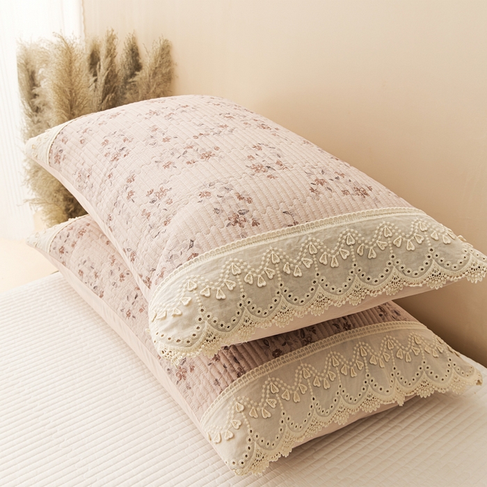 91家纺网 家纺一手货源 找家纺 恩和家纺 2026新款棉麻蕾丝碎花床盖 红颜初雪