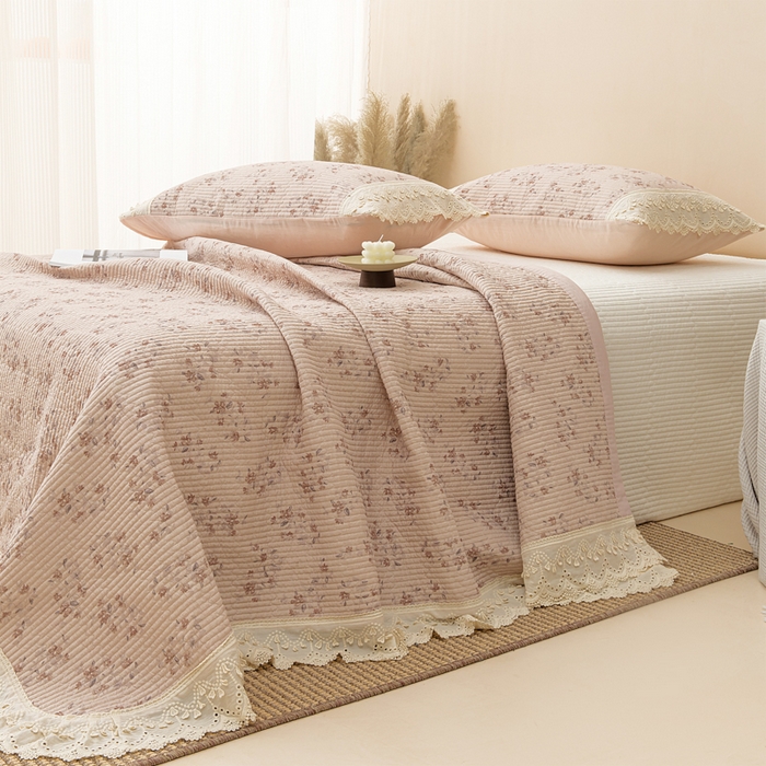 91家纺网 家纺一手货源 找家纺 恩和家纺 2026新款棉麻蕾丝碎花床盖 红颜初雪