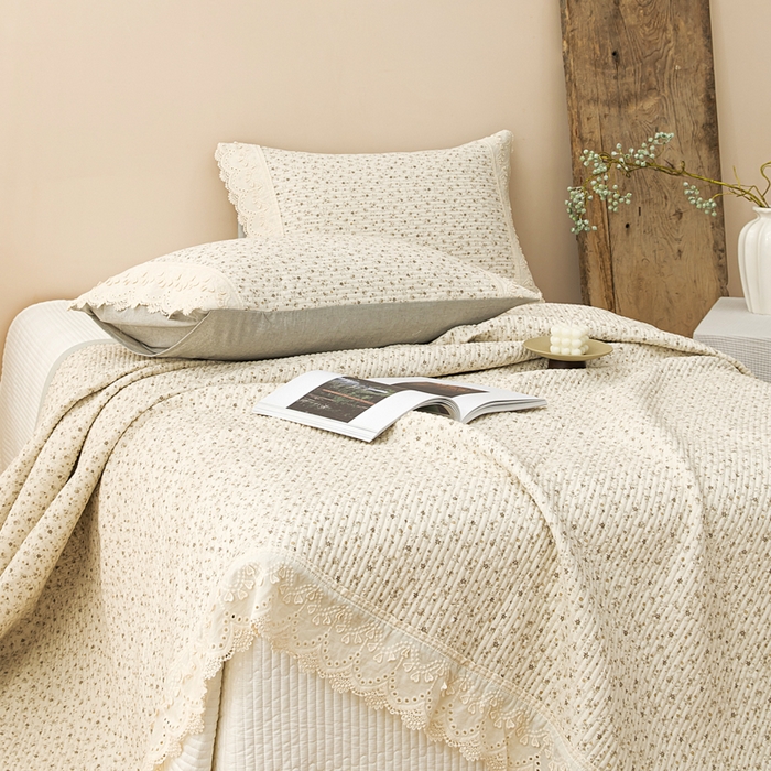 91家纺网 家纺一手货源 找家纺 恩和家纺 2026新款棉麻蕾丝碎花床盖 花朝月夕