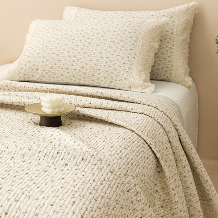 91家纺网 家纺一手货源 找家纺 恩和家纺 2026新款棉麻蕾丝碎花床盖 花朝月夕