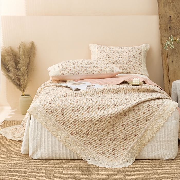 91家纺网 家纺一手货源 找家纺 恩和家纺 2026新款棉麻蕾丝碎花床盖 香槟玫瑰