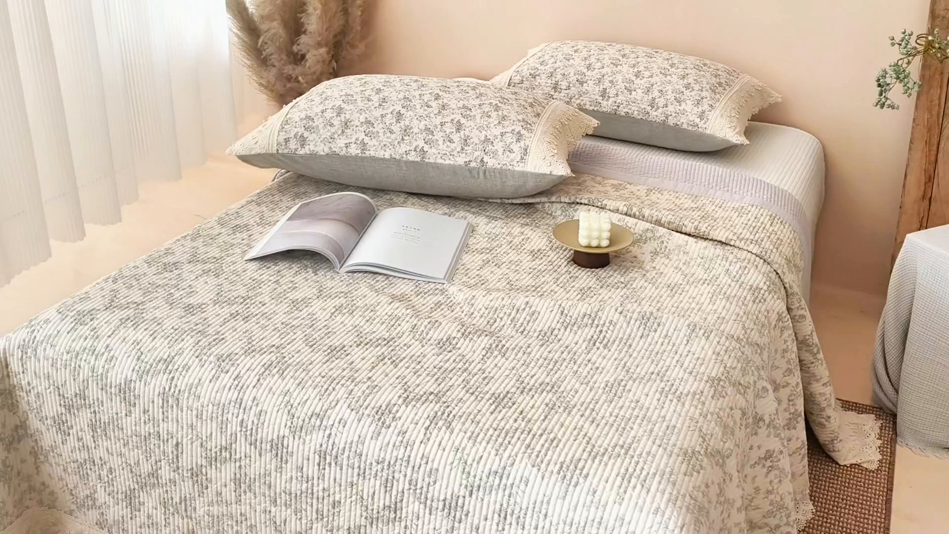 91家纺网 家纺一手货源 找家纺 恩和家纺 2026新款棉麻蕾丝碎花床盖 暗香疏影