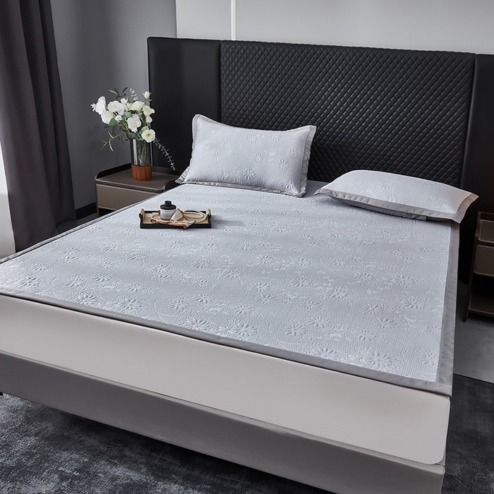 91家纺网 家纺一手货源 找家纺 库里梦家纺 2026新款轻奢高克重复合PE高分子凉席床笠三件套-素瑾 素瑾-灰色床席款