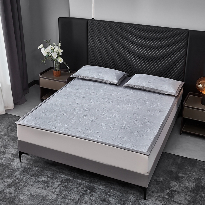 91家纺网 家纺一手货源 找家纺 库里梦家纺 2026新款轻奢高克重复合PE高分子凉席床笠三件套-素瑾 素瑾-灰色床席款