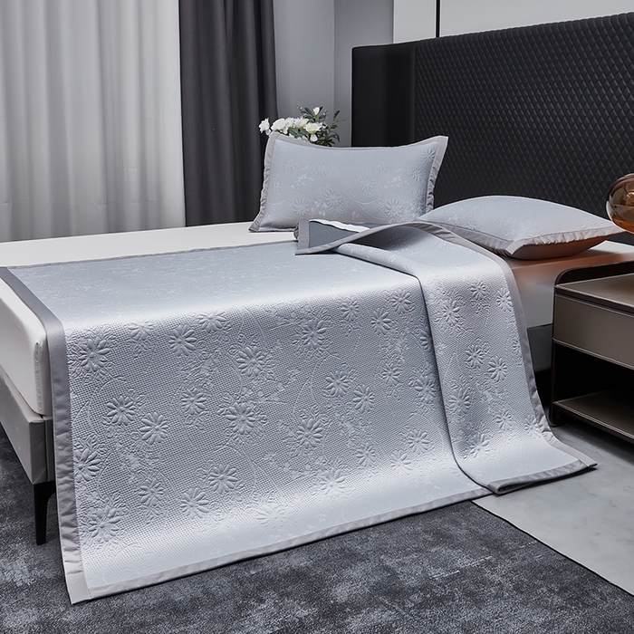 91家纺网 家纺一手货源 找家纺 库里梦家纺 2026新款轻奢高克重复合PE高分子凉席床笠三件套-素瑾 素瑾-灰色床席款