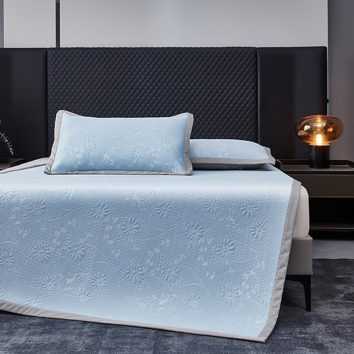 91家纺网 家纺一手货源 找家纺 库里梦家纺 2026新款轻奢高克重复合PE高分子凉席床笠三件套-素瑾 素瑾-蓝色床席款