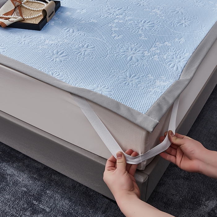 91家纺网 家纺一手货源 找家纺 库里梦家纺 2026新款轻奢高克重复合PE高分子凉席床笠三件套-素瑾 素瑾-蓝色床席款